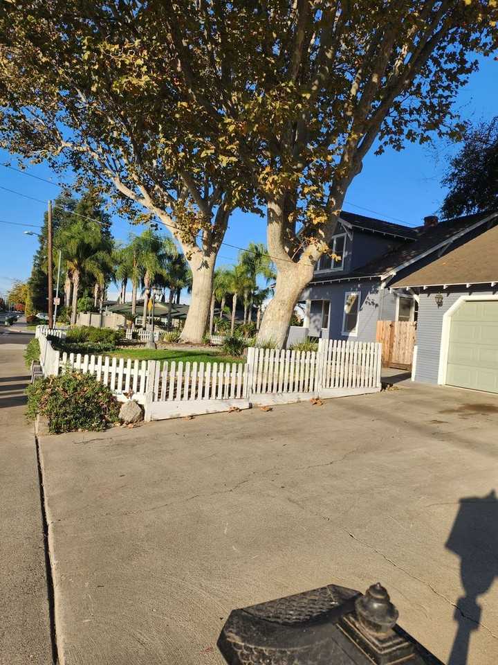 2616 Colorado Ave - Photo 4 of 50