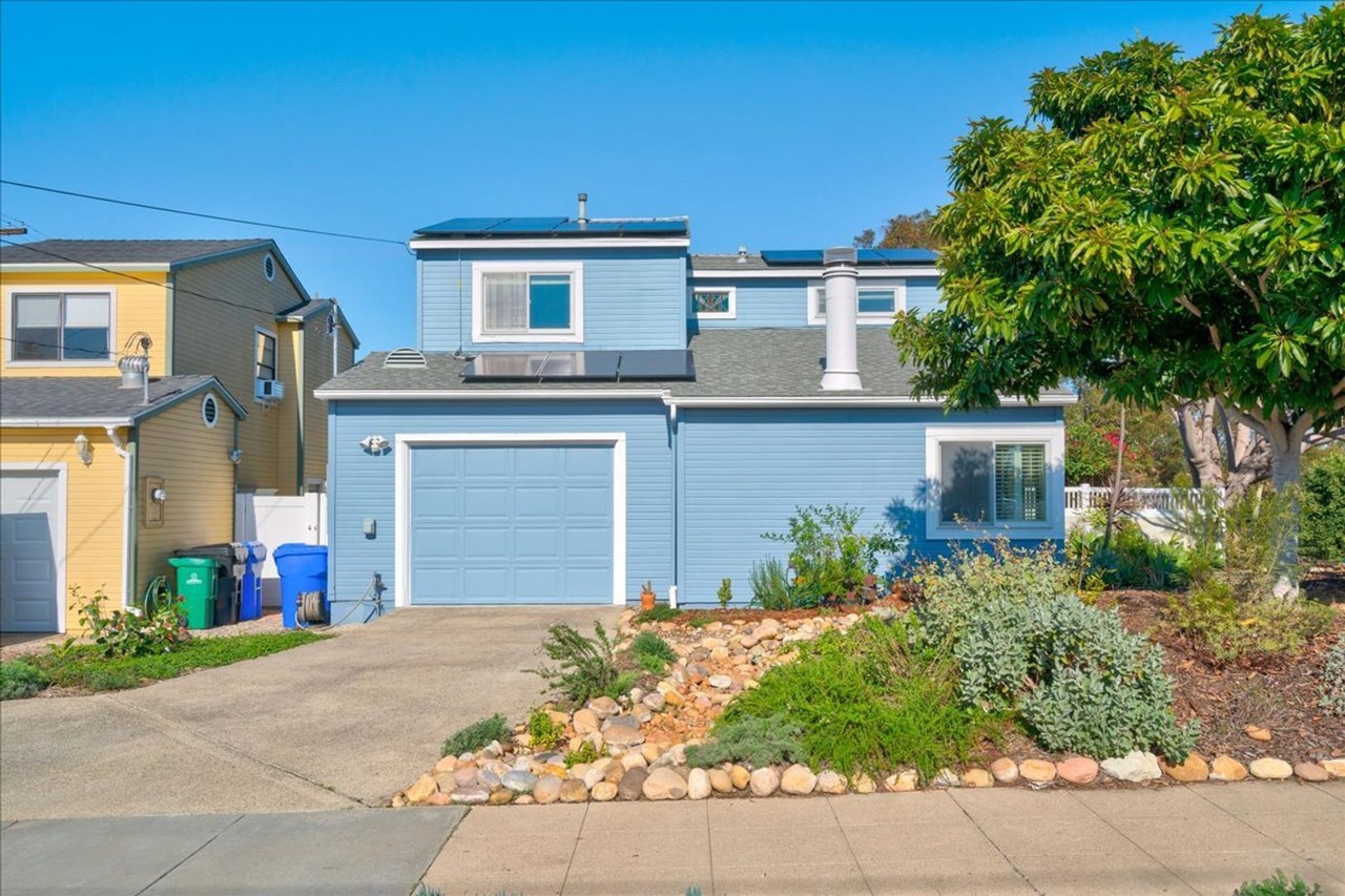 1706 33rd St - Photo 2 of 30