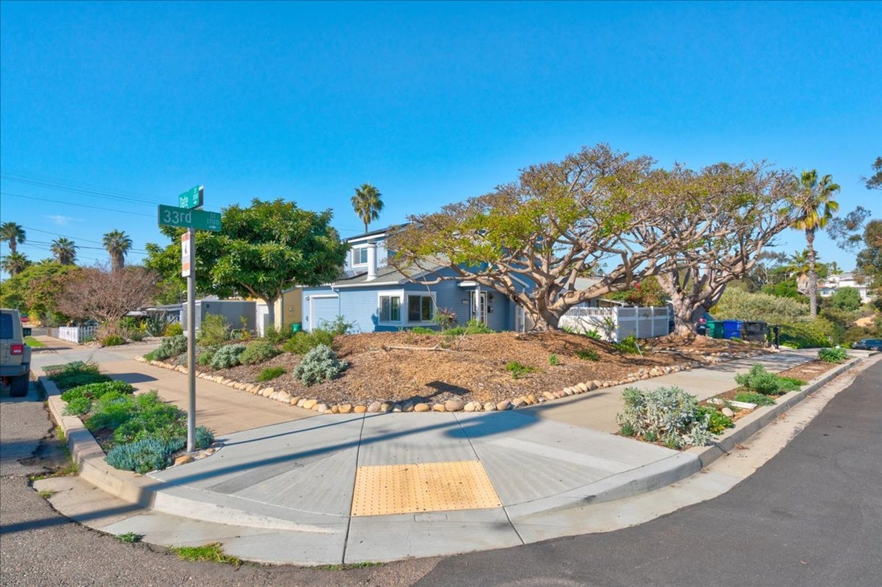 1706 33rd St - Photo 3 of 30