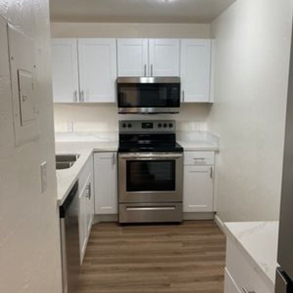 1219 Persimmon Ave #33 - Photo 5 of 8