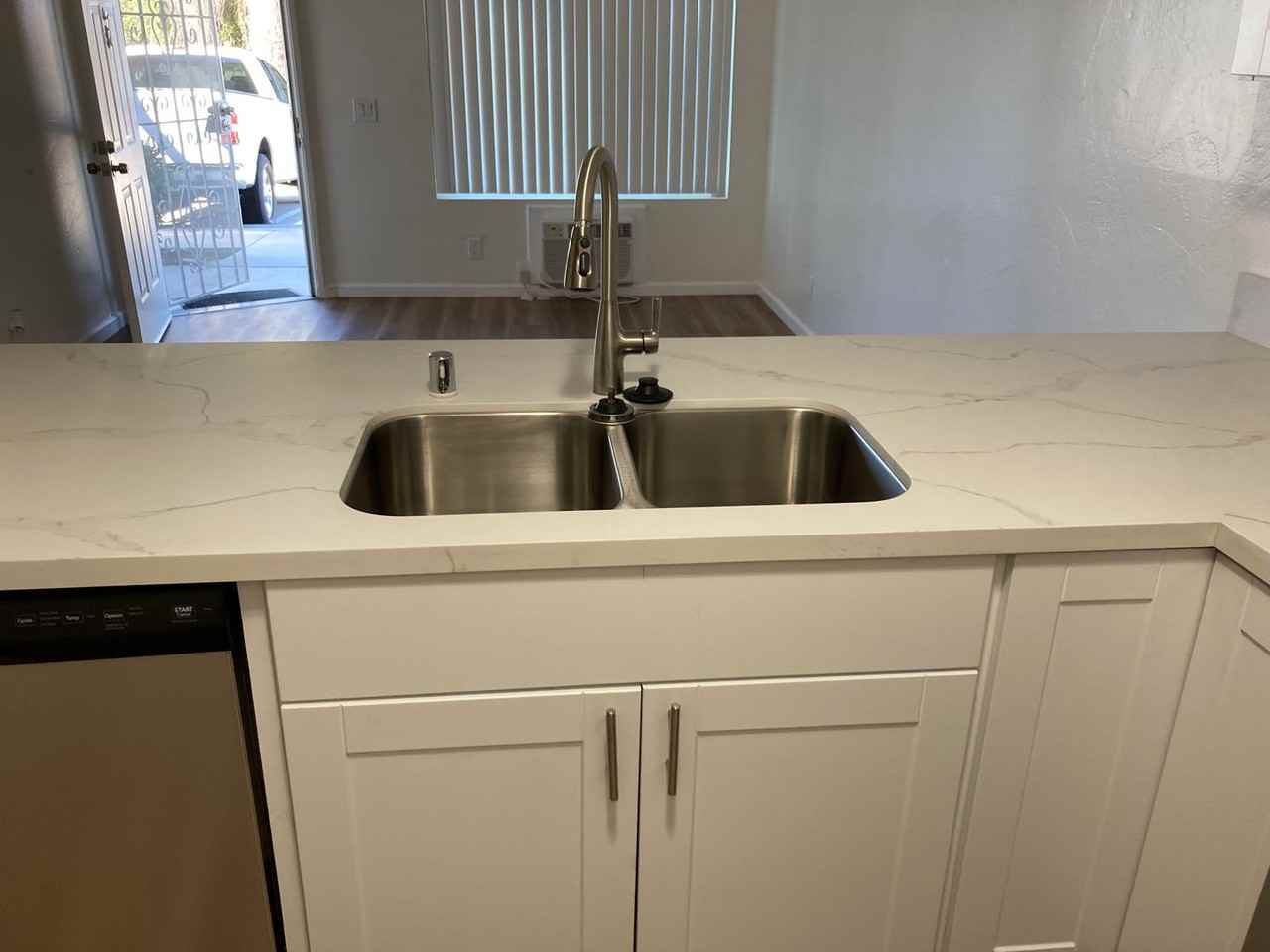 1219 Persimmon Ave #33 - Photo 6 of 8