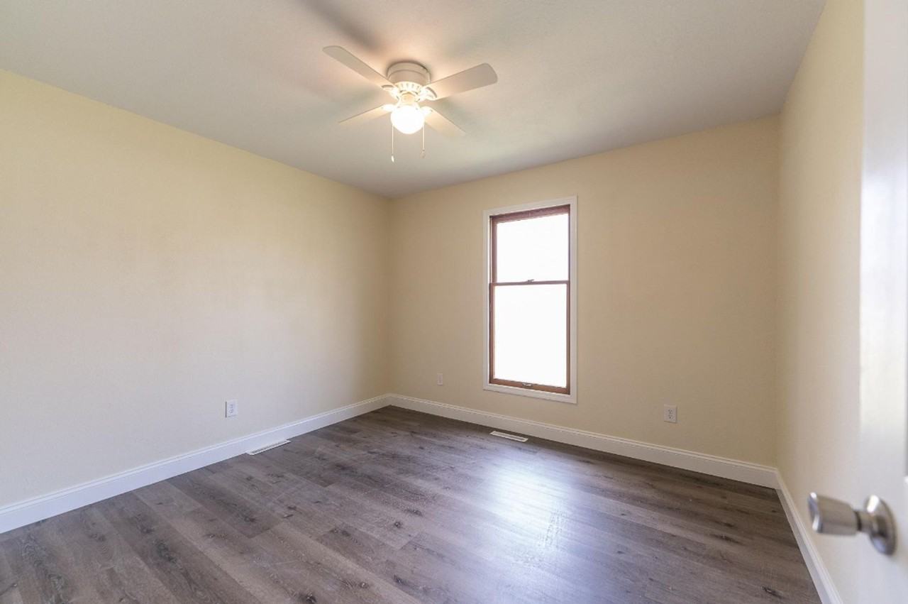 315 E Redwood St - Photo 5 of 10