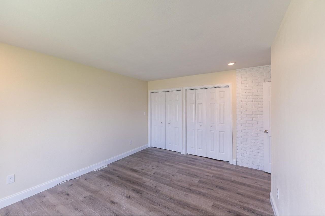 315 E Redwood St - Photo 7 of 10