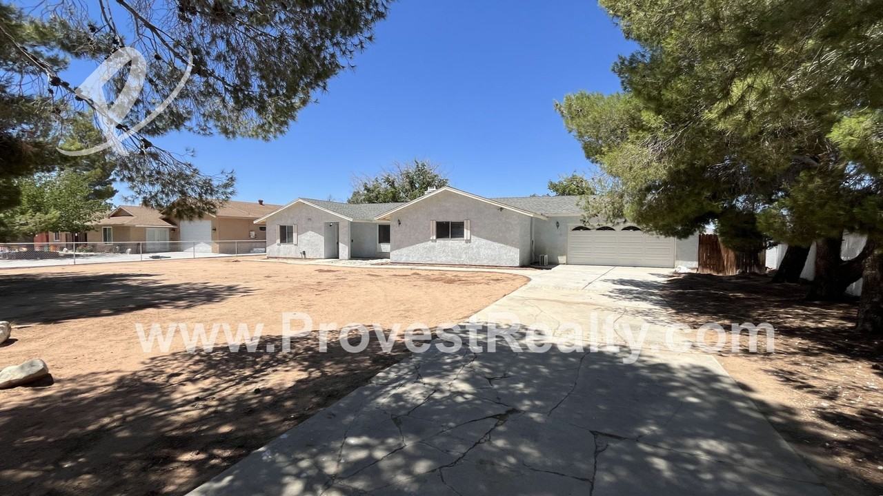 22312 Broken Lance Rd - Photo 2 of 16