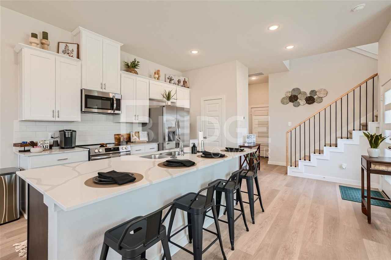 6415 Pine Heights Dr - Photo 3 of 16