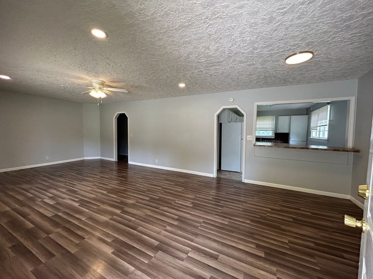 215 Greenleaf St Sw - Photo 2 of 15