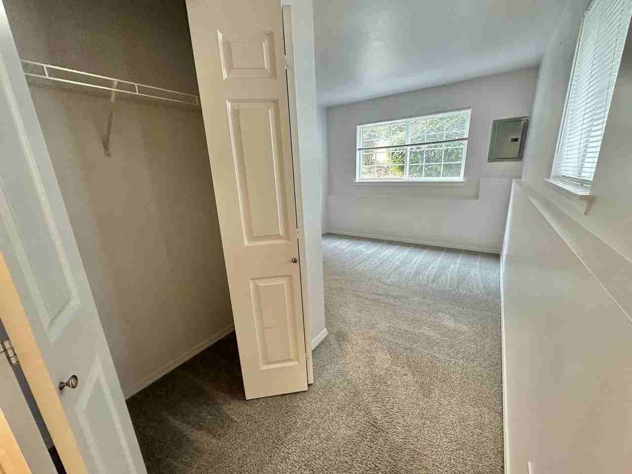 9414 Linden Ave N - Photo 3 of 28