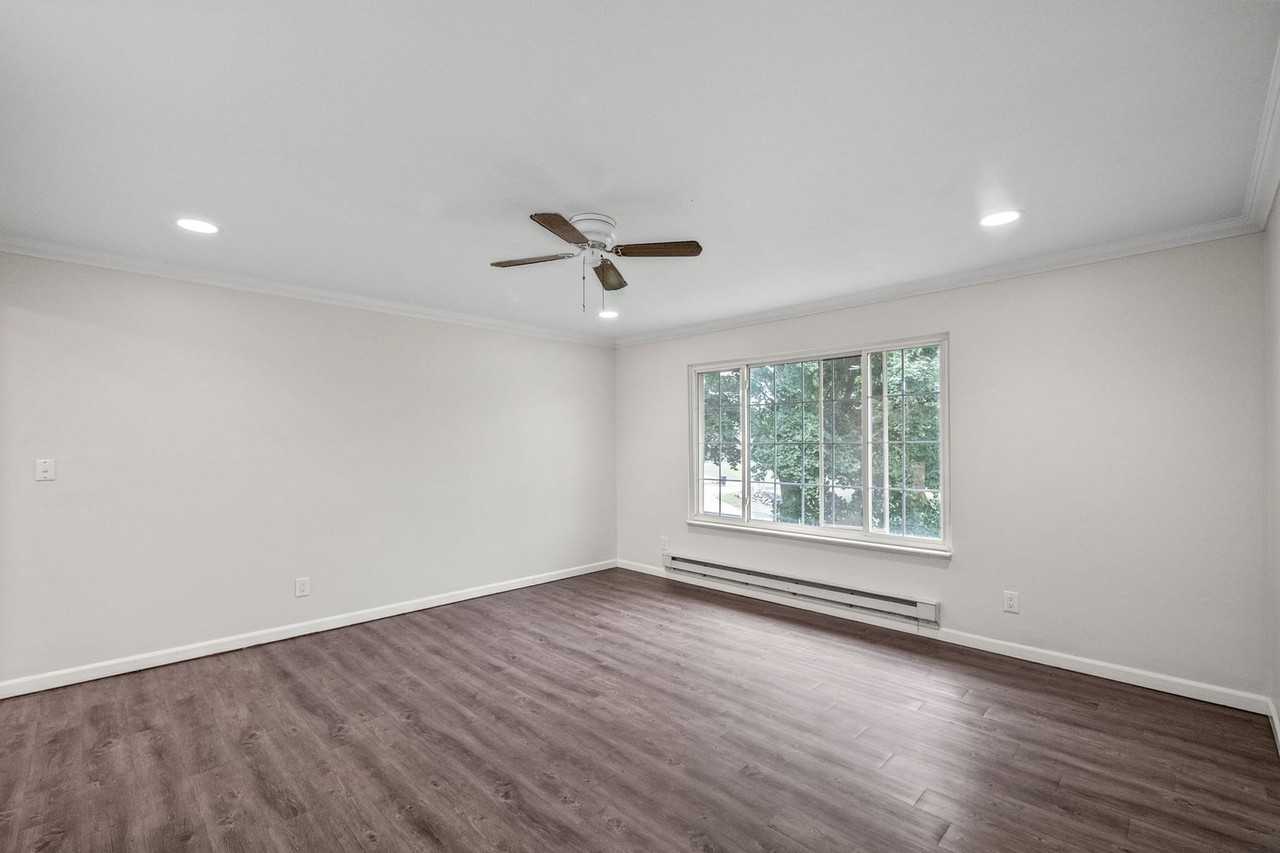 72 Village Ct - Photo 6 of 22