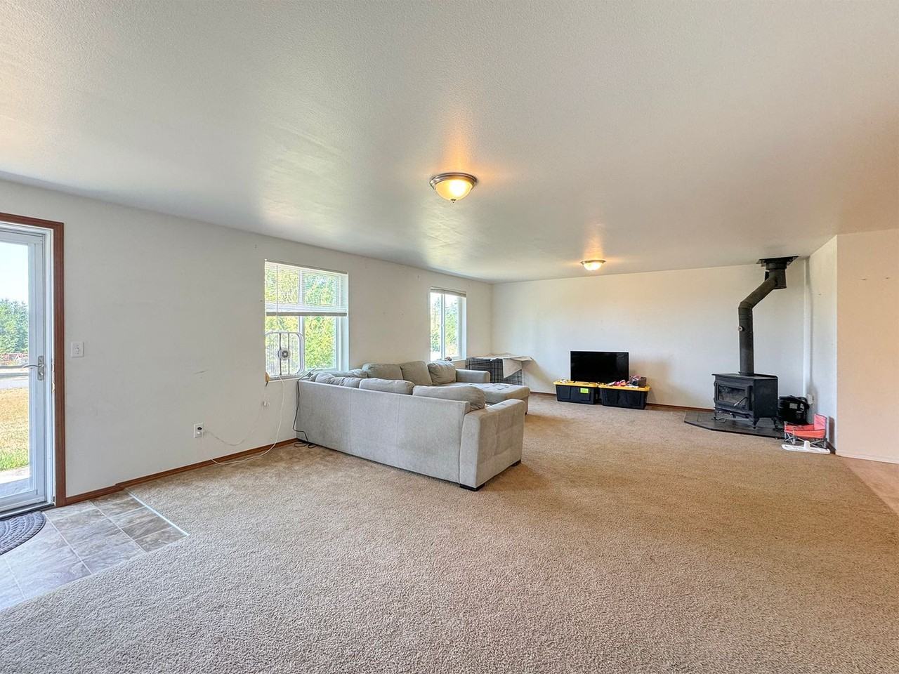 41 Saydee Ln - Photo 3 of 43