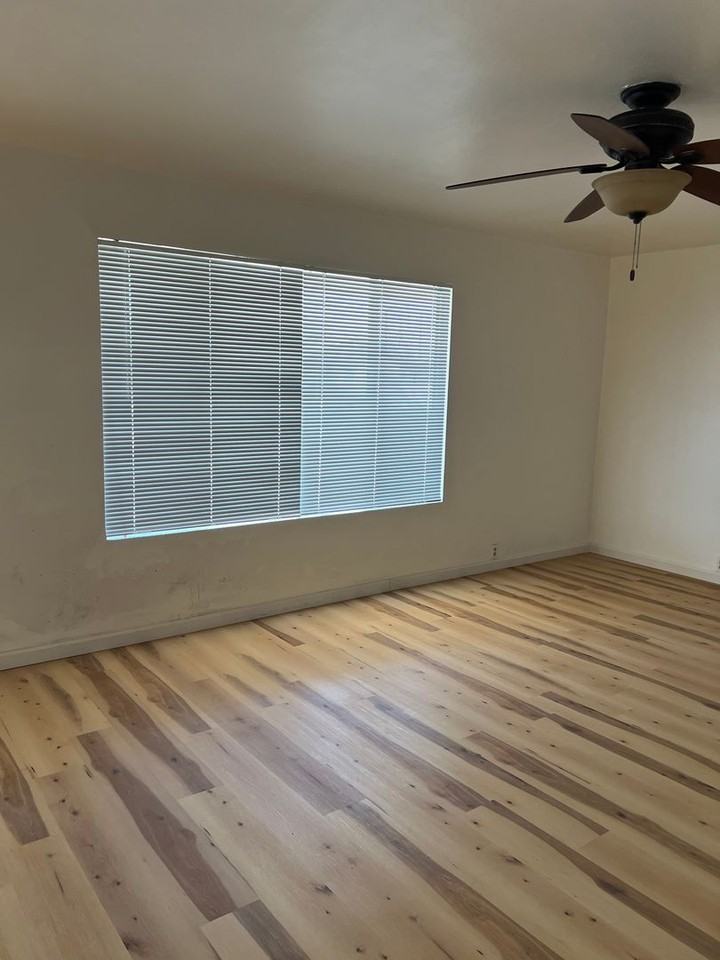 65 E 10th St - Photo 2 of 11