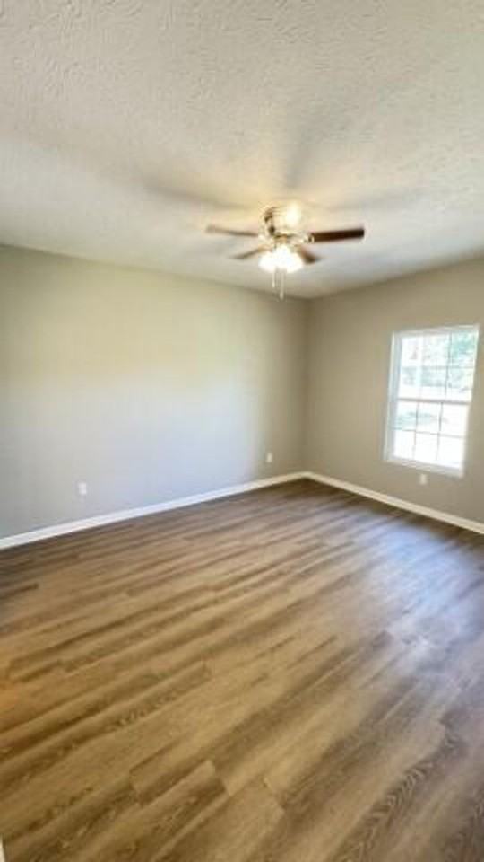 310 Parkview Ave - Photo 4 of 7