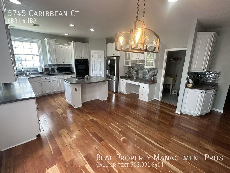 5745 Caribbean Ct - Photo 2 of 34