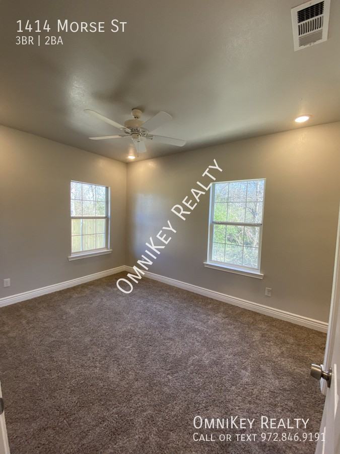 1414 Morse St - Photo 4 of 11