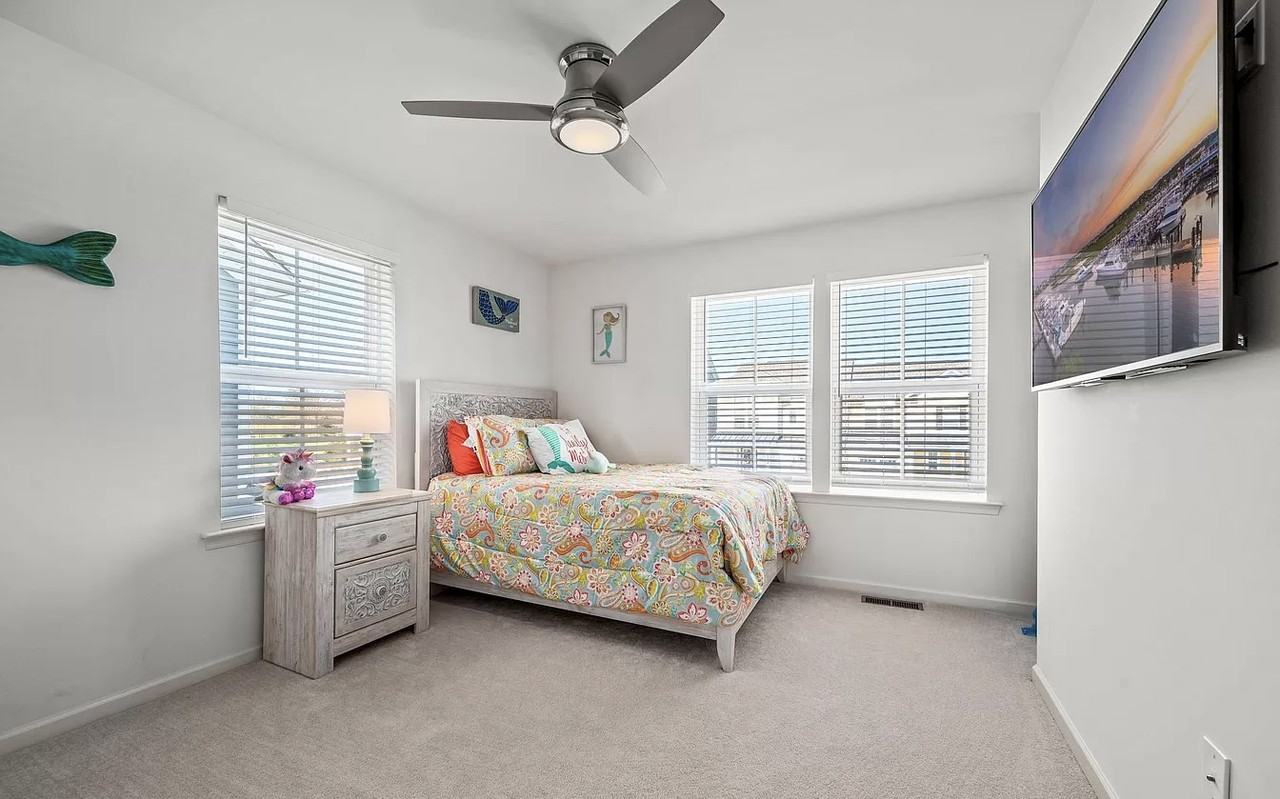 28032 Sea Dock Ln #NA - Photo 2 of 8