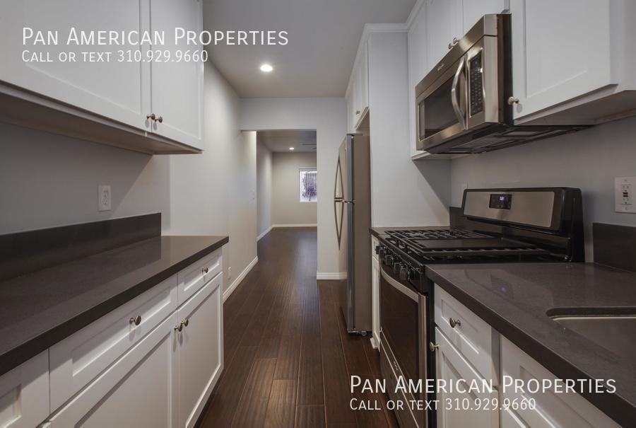 3207 W 73rd St - Photo 2 of 20