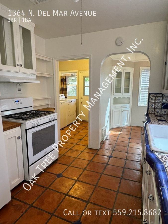 1364 N Del Mar Ave - Photo 5 of 17