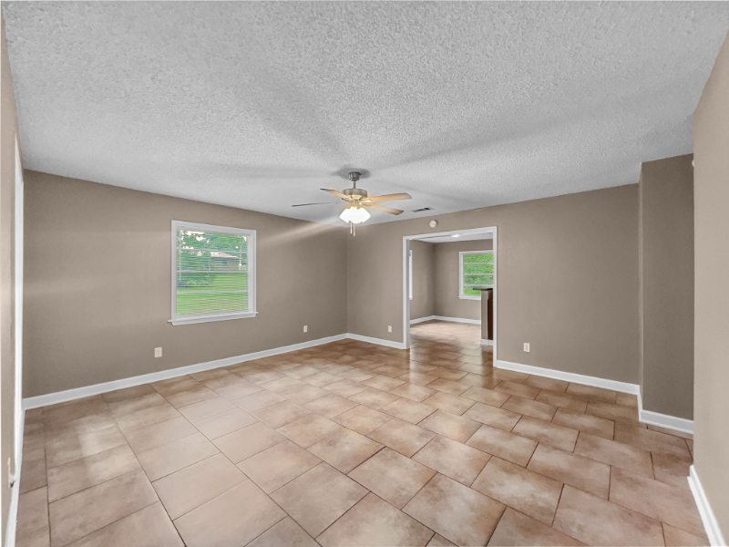 1815 Senator St - Photo 2 of 9