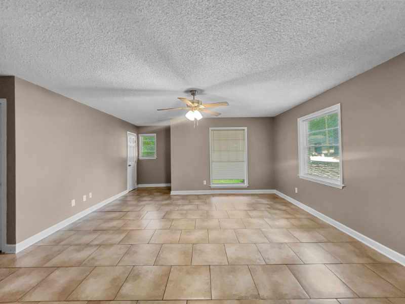 1815 Senator St - Photo 3 of 9