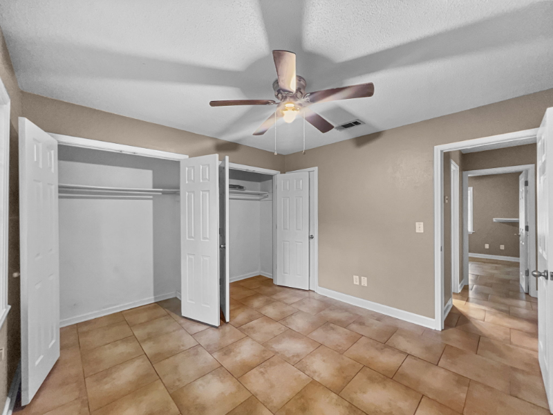 1815 Senator St - Photo 7 of 9