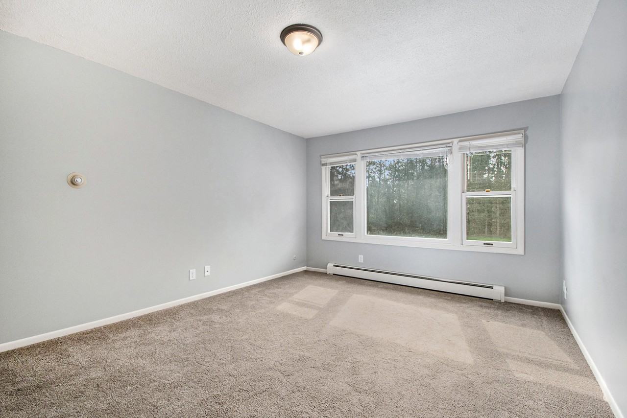 1407 West Ellis Street - Photo 3 of 12