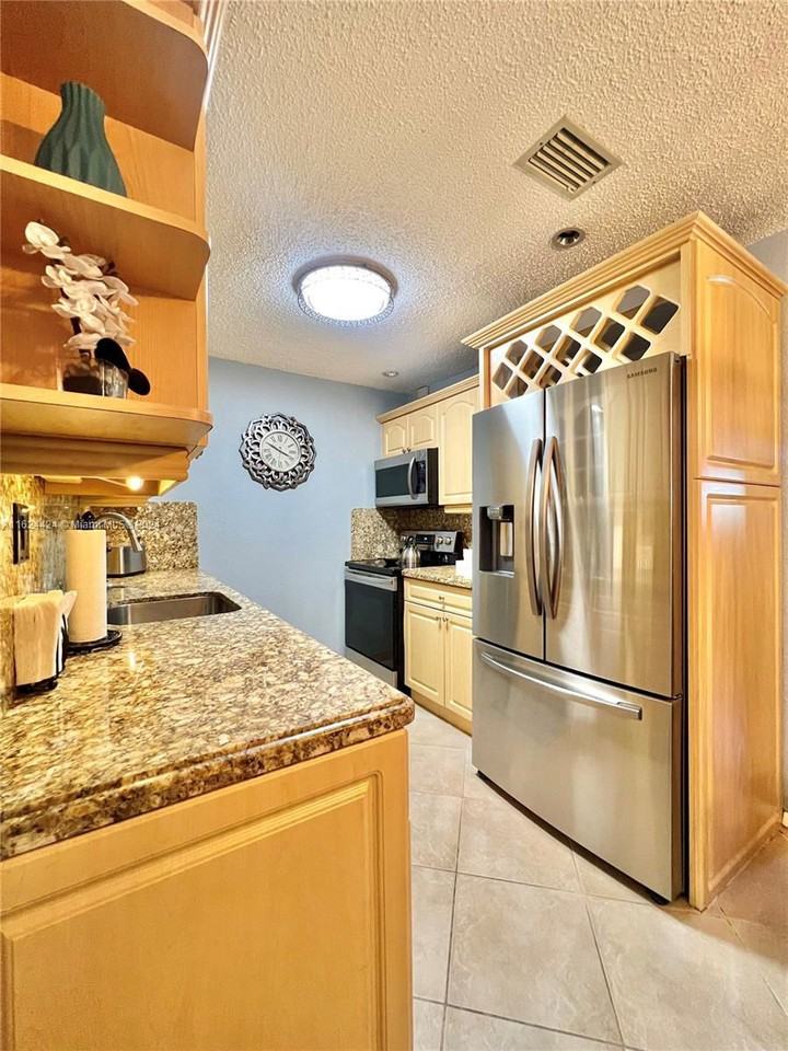 6844 Sw 10th Ct #1 - Photo 2 of 6