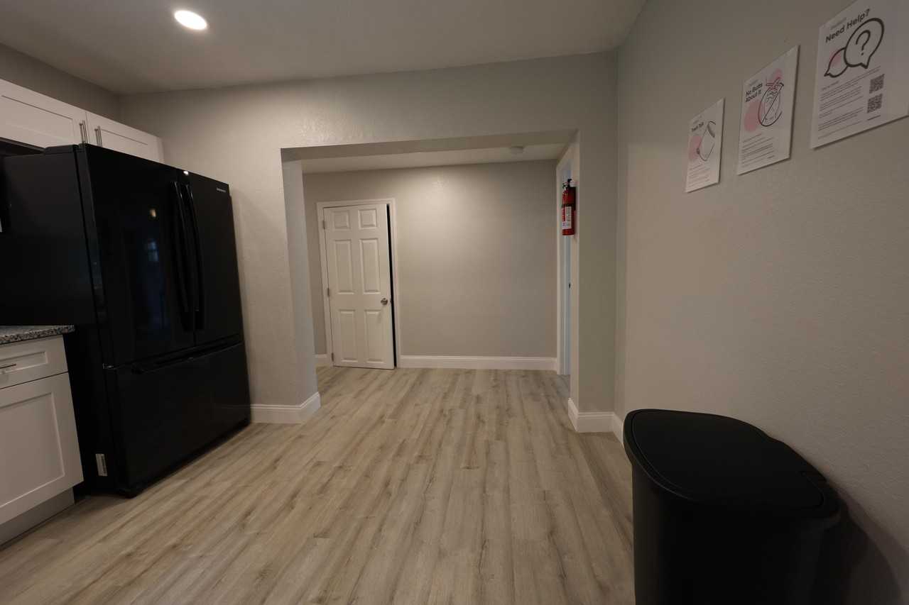 E Hanna Ave - Photo 3 of 7