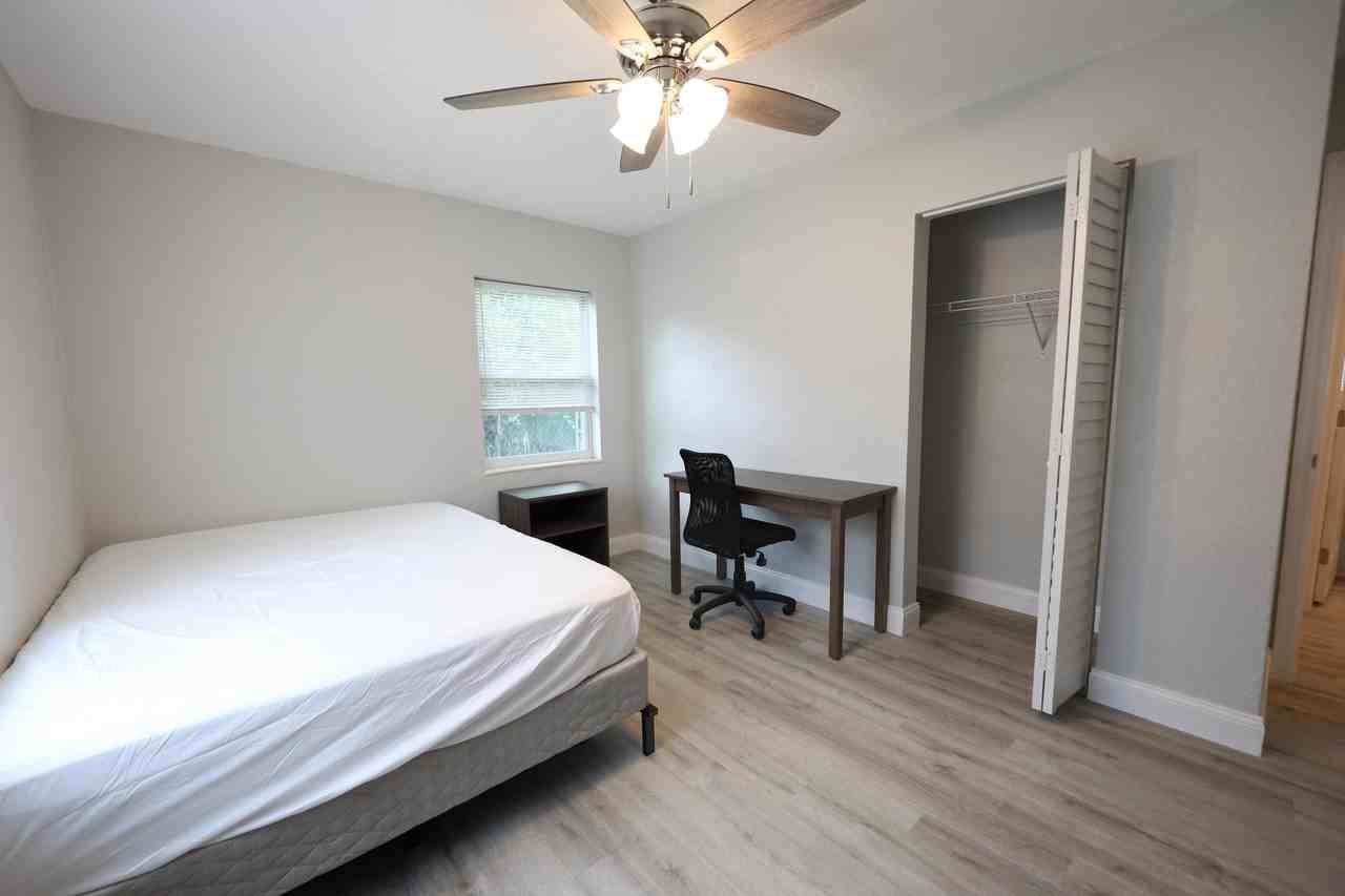 E Hanna Ave - Photo 7 of 8