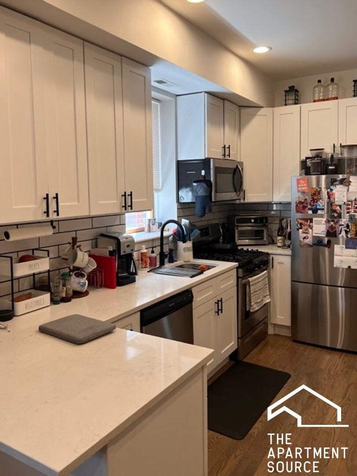 1649 N Paulina St #2R