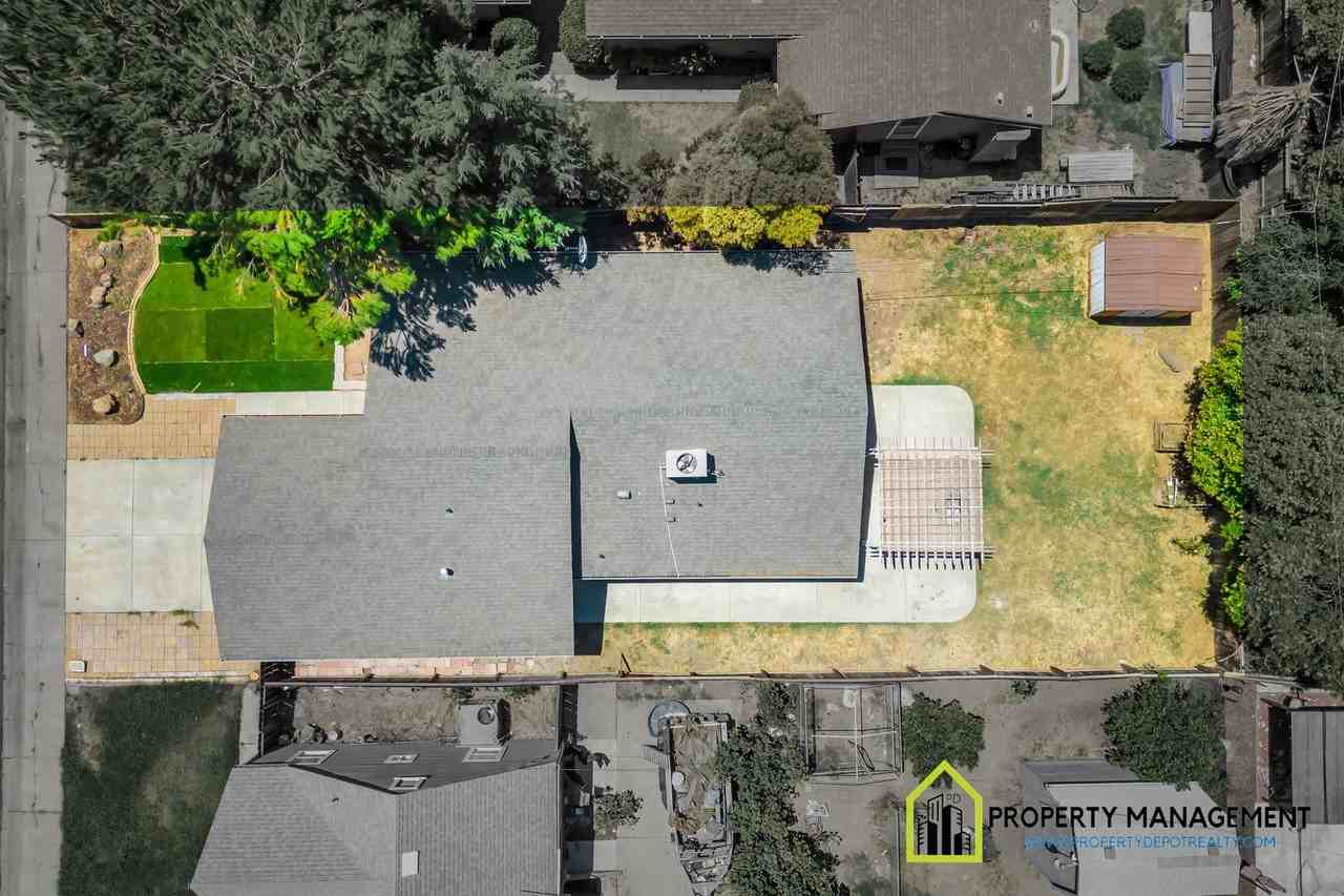 1735 Bristol Ave - Photo 4 of 29