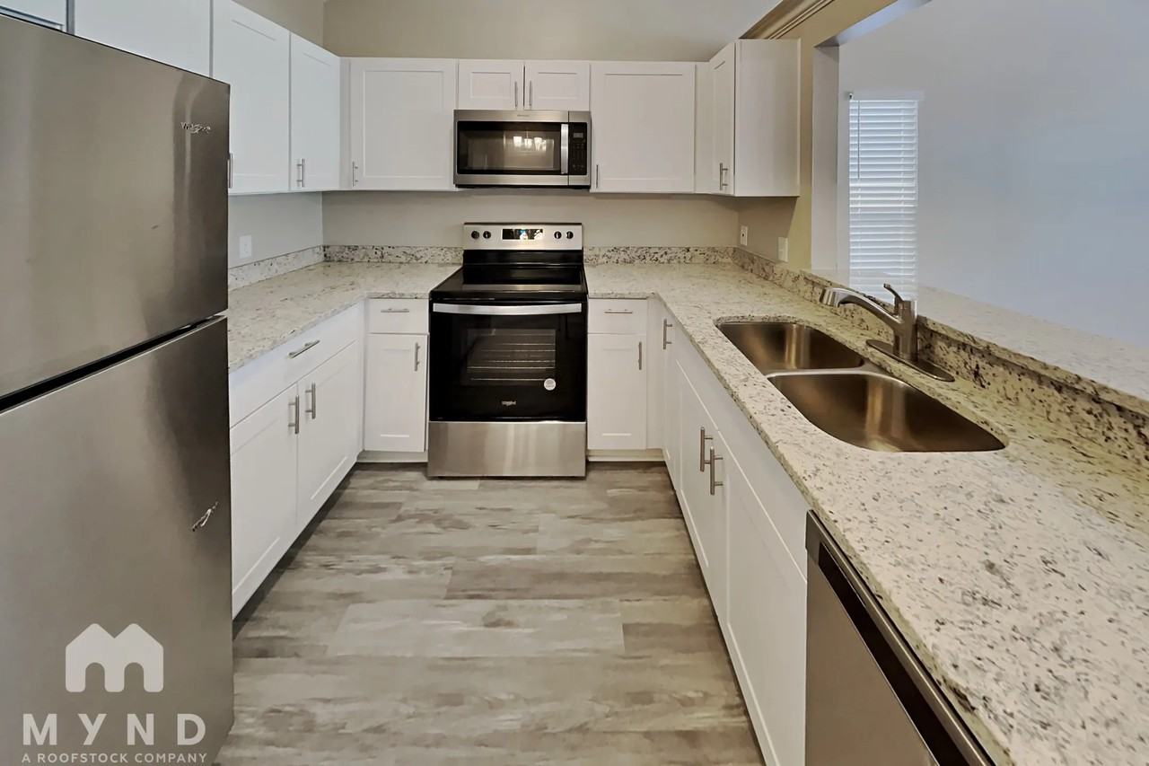 9427 Comeau St - Photo 2 of 24