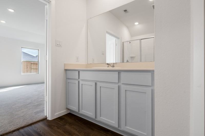 7910 Eagle Creek Ln - Photo 2 of 18