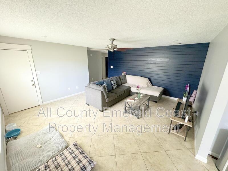 915 Emily Cir - Photo 6 of 35