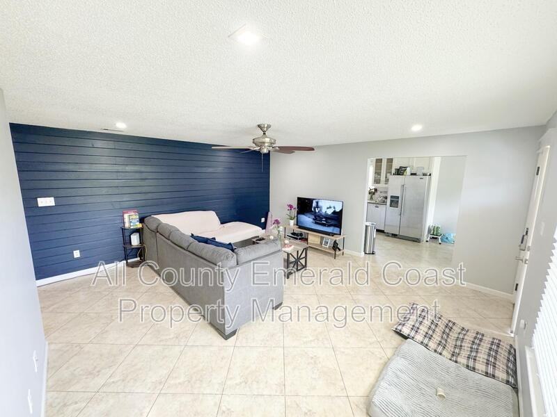 915 Emily Cir - Photo 5 of 35