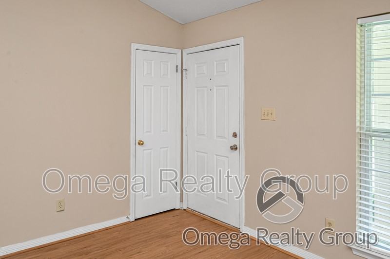 4267 Springview Dr - Photo 7 of 39