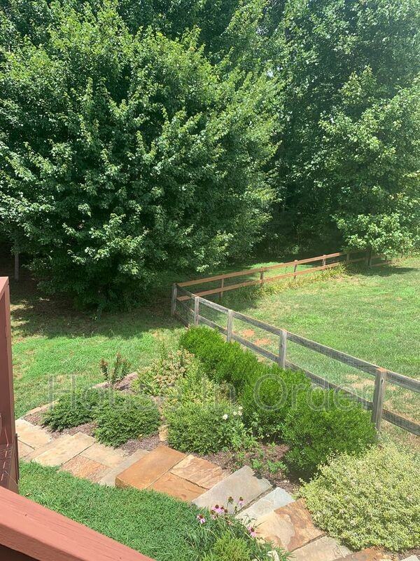 38 Asher Ln - Photo 3 of 22