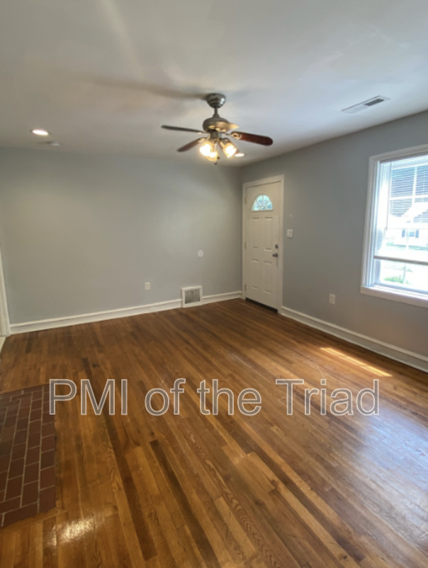 2716 Ivy Ave - Photo 3 of 19