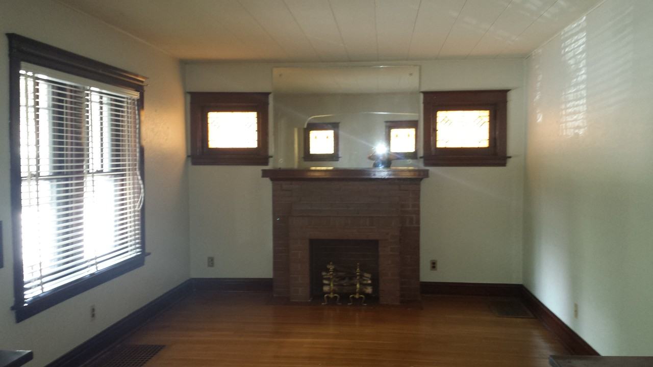 4722 S Compton Ave - Photo 2 of 11