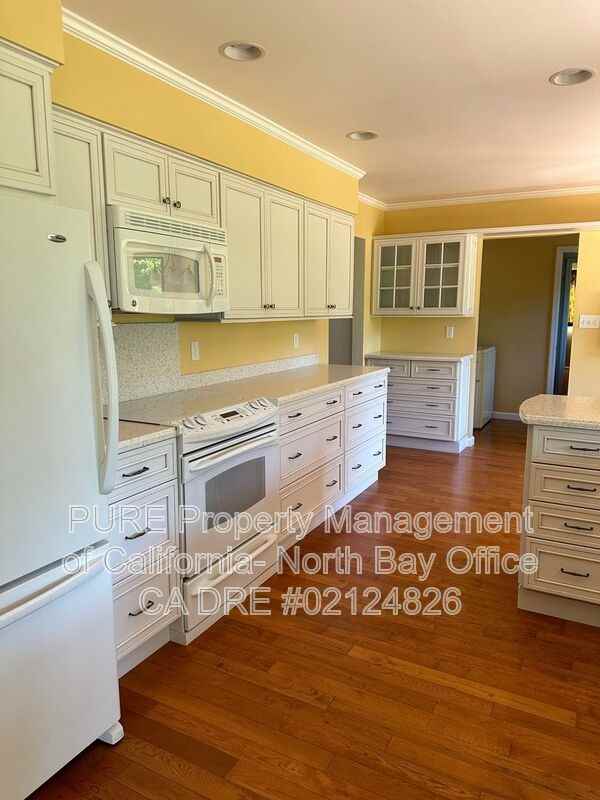170 Gobalet Ln - Photo 7 of 27
