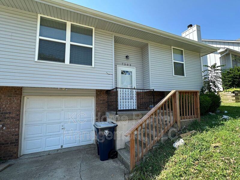 7303 Nw 82nd St - Photo 2 of 41