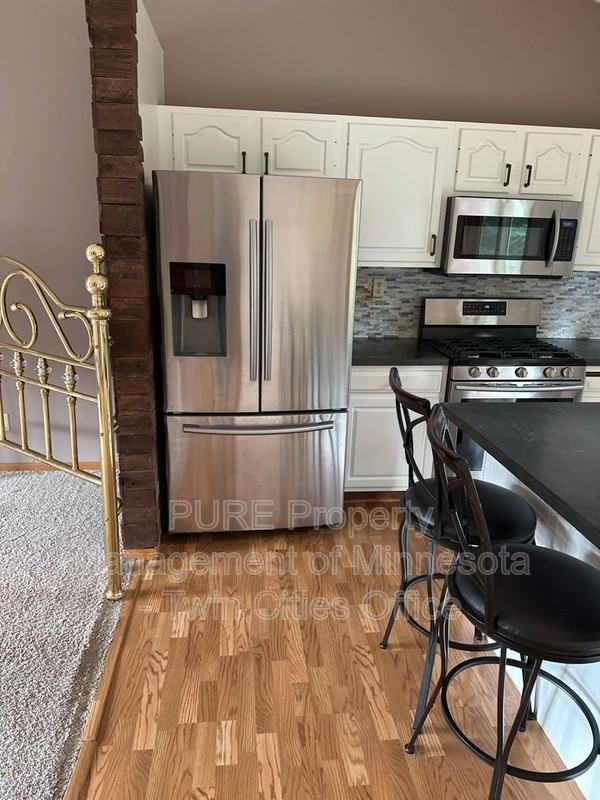 1633 Mill St - Photo 2 of 15
