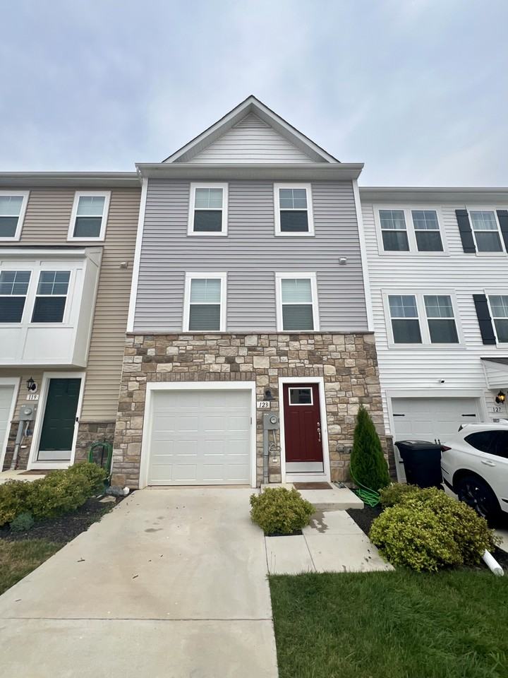 123 Tate Manor Dr - Photo 2 of 50