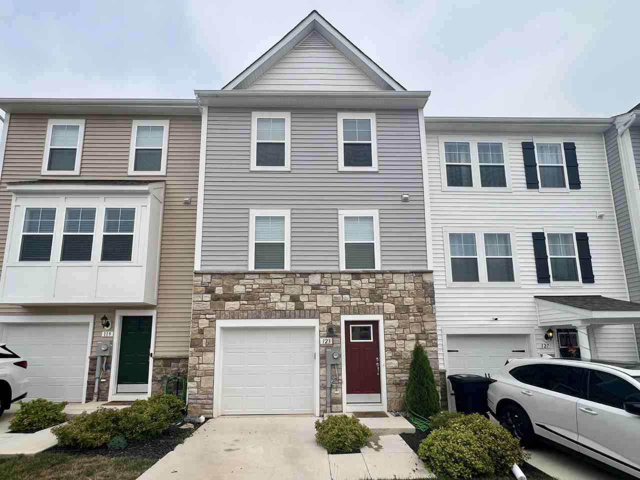 123 Tate Manor Dr - Photo 3 of 50