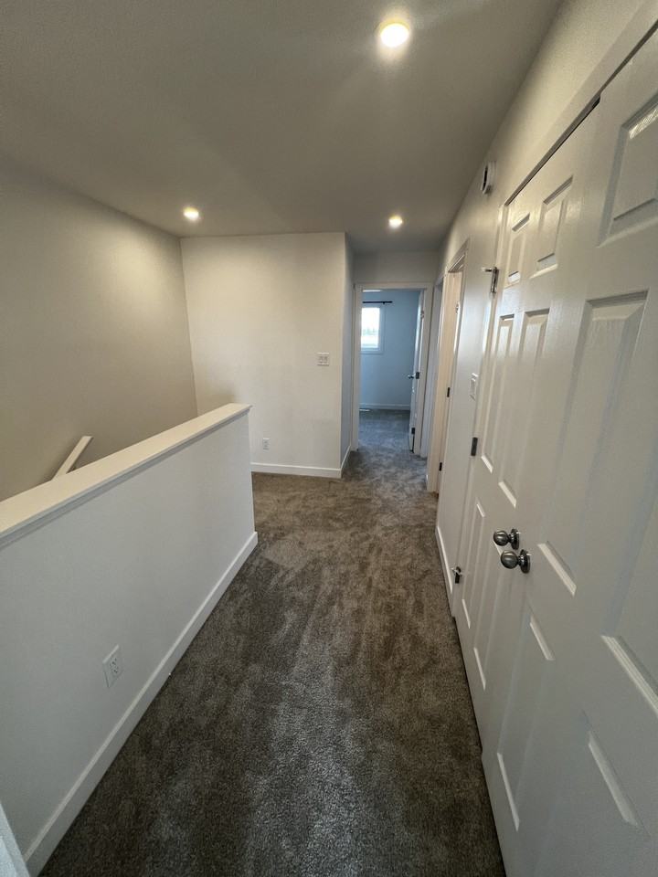 105 Copperhaven Dr - Photo 5 of 15