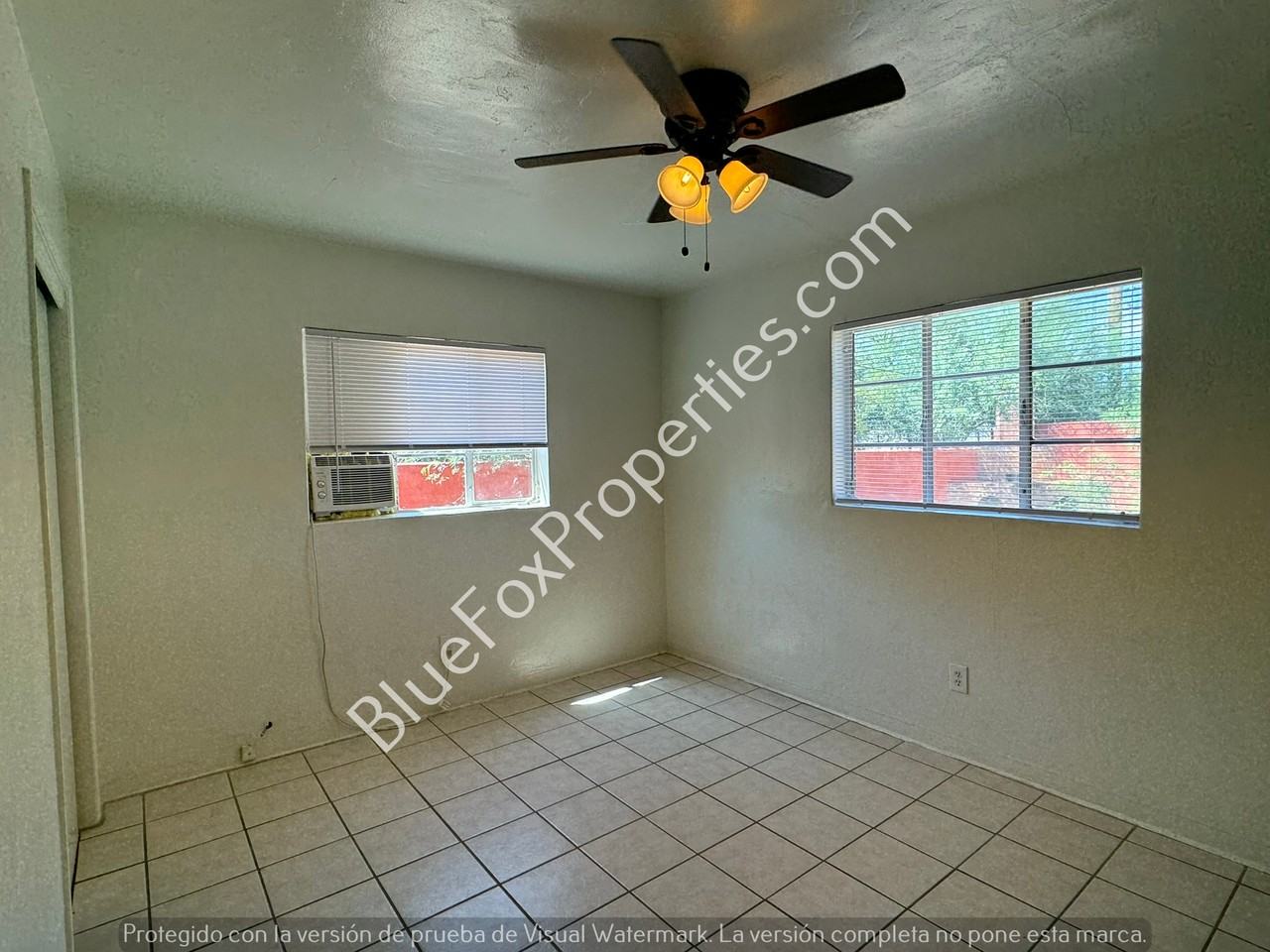 949 N Montezuma Ave - Photo 2 of 18