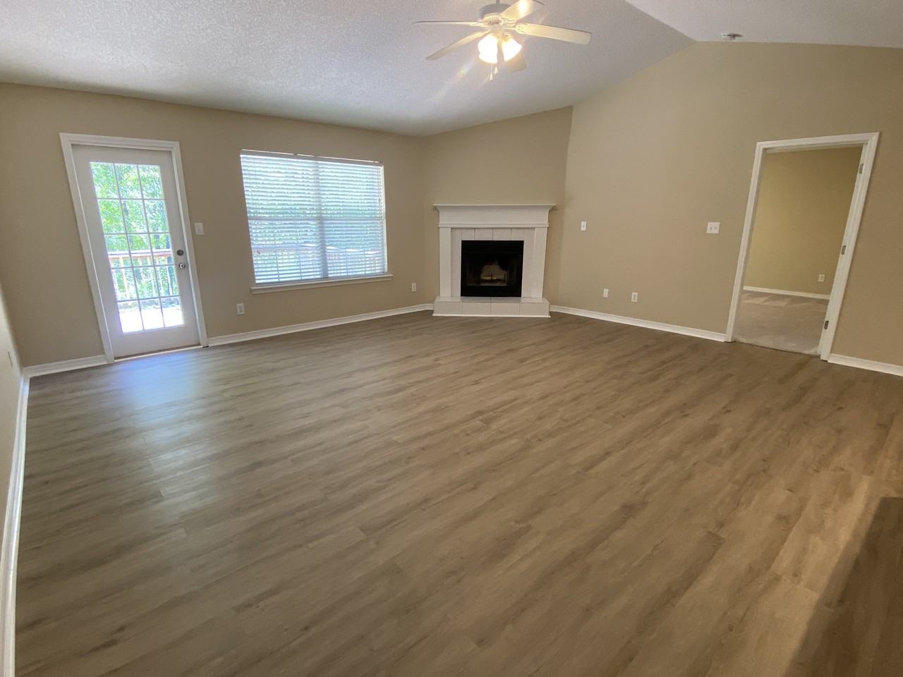 11815 Balsam Ct - Photo 2 of 16