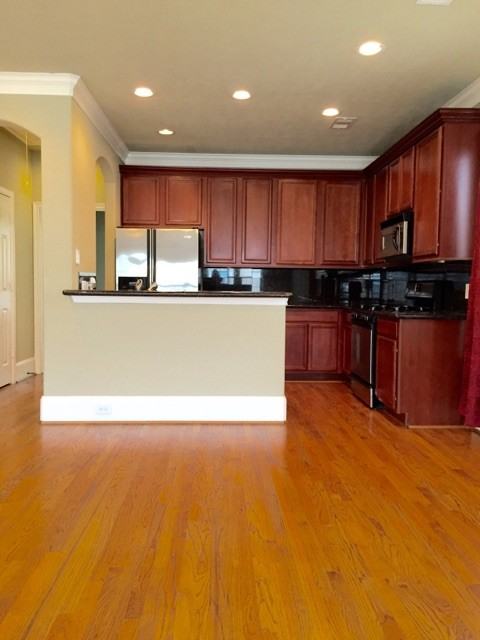 1328 Studer St - Photo 3 of 10