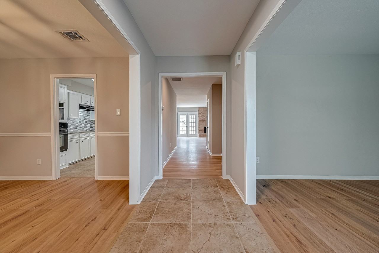 14736 Perthshire Rd #F - Photo 3 of 27