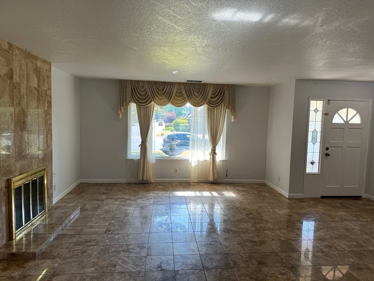 3755 Hatchers Cir - Photo 2 of 21