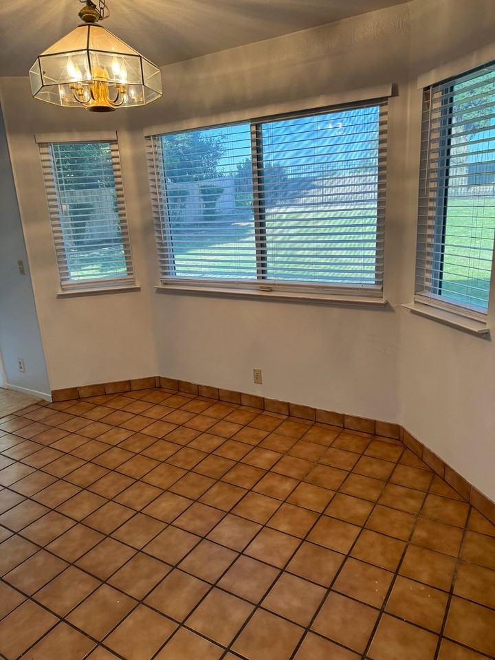 3755 Hatchers Cir - Photo 4 of 21