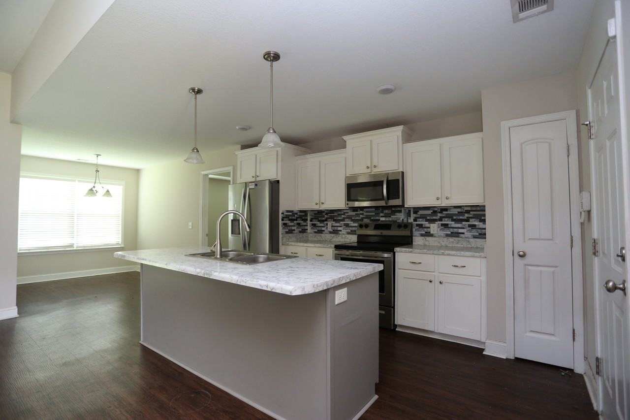 173 Stonebrook Way - Photo 2 of 11